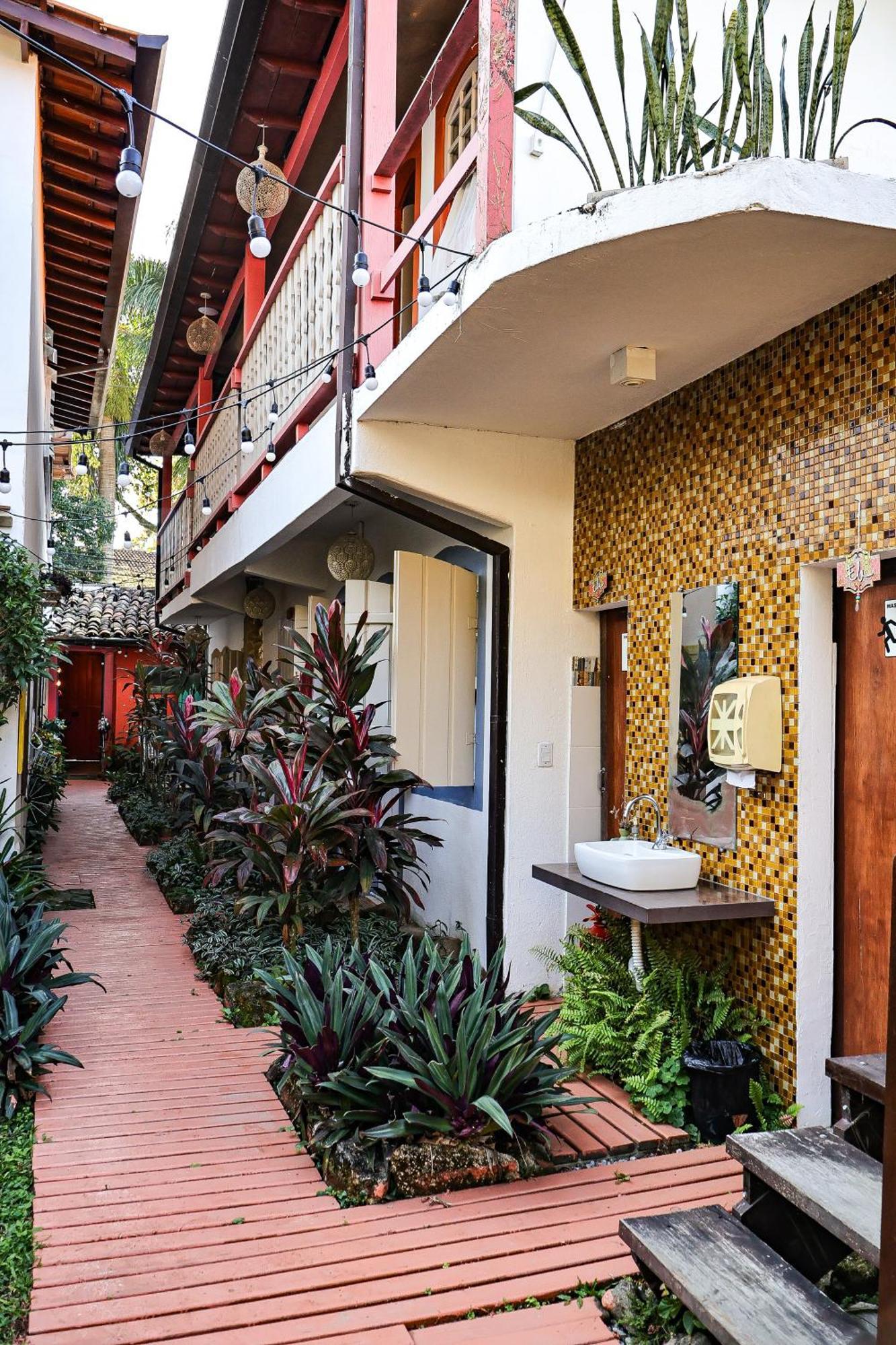 Com Verso E Prosa Repouso E Cafe Paraty Exterior photo